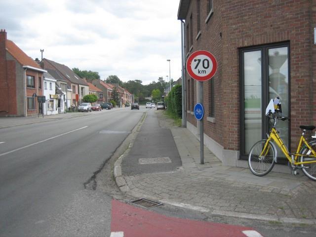 Verder spelen ook andere elementen een belangrijke rol in het ervaren trillingscomfort: - de wijze van aansluiting van het fietspad op de rijweg bij het op- en afrijden van het fietspad - de aandacht