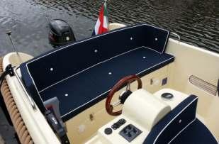 Oud Huijzer 480 Luxury is standaard uitgerust met : Sunbrella plus zit- en rugkussenset