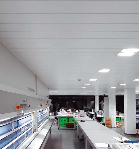 Boven en rechts: InBev headquarters, Leuven, België Architect: Poponcini & Lootens Product : Metalen Koel en akoestisch paneel 150C Klimaatplafonds bieden