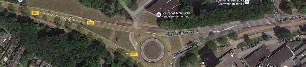 bureaus gekeken naar de ontsluiting van het McDonald s terrein naar de omliggende wegen.