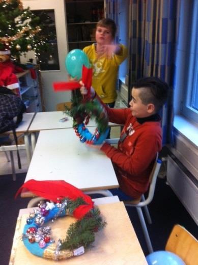 mochten stellen aan oud leerlingen van de Prof. Huizingschool die nu in de brugklas zitten van het Maatmancollege.