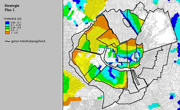 Figuur 70 Berekende stijghoogte in het watervoerend pakket onder de deklaag voor strategie Plas 1