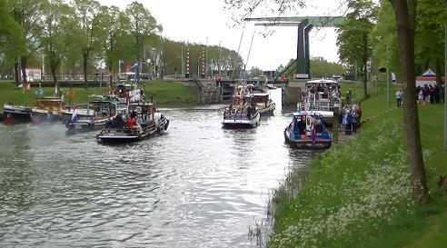 13 Ontplooiing CDA Vianen spant zich in voor een prettige leefomgeving in Vianen en haar kernen. Het is van belang dat onze omgeving voldoende uitdaging biedt voor alle inwoners.