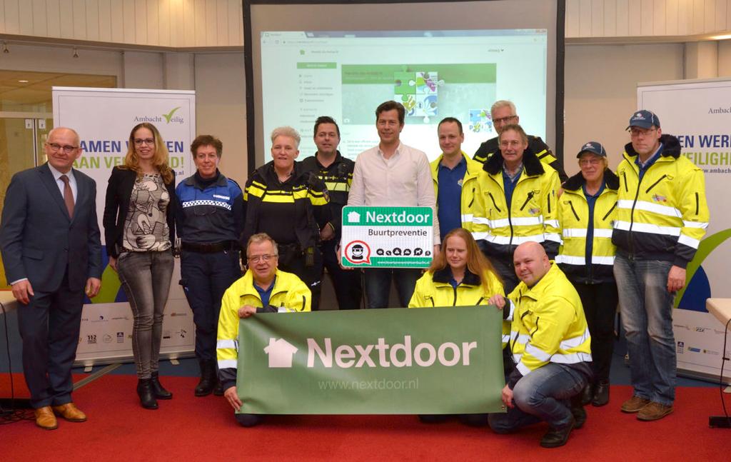 Hendrik Ido Ambacht introduceert sociale buurtpreventie Buurtpreventieteam, wijkagenten en burgemeester In Nextdoor zien we