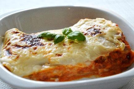 Beschikbare soorten LASAGNE: Bolognese chef met béchamel Creme romige tomatensaus Bolognese pittige