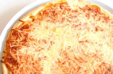 PIZZAS Onze pizza s zijn allemaal handmatig rijkelijk