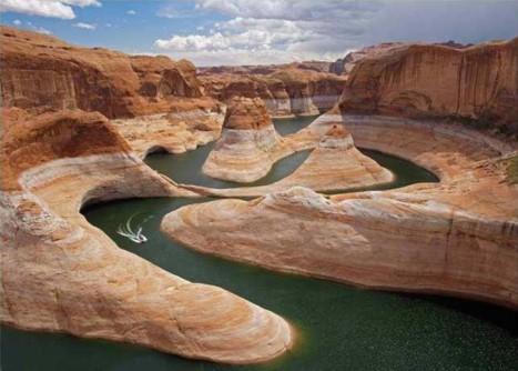 Via de zandwegen komt u tot bij de meest spectaculaire plaatsen. Houdt uw fototoestel klaar. s Avonds rijdt u verder naar het mooie Lake Powell.