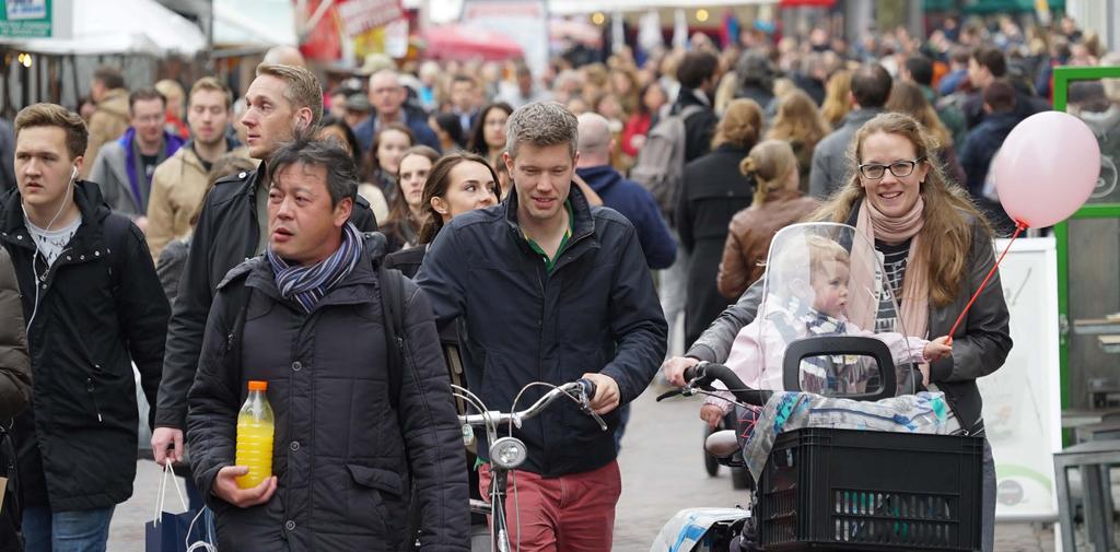 Onze opdracht is om met ons onderwijs inderen voor te bereiden op hun toeomst. Hoe unnen we anticiperen op de ennis en competenties die zij stras nodig hebben in de wereld van de 21ste eeuw?