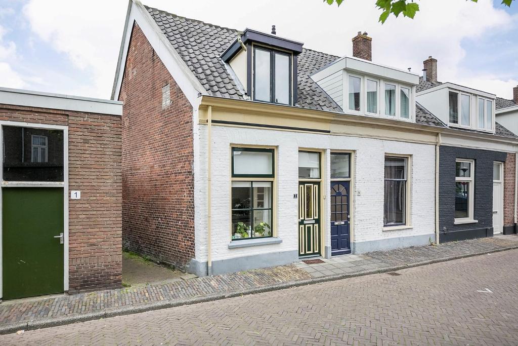 TE KOOP MOLENDWARSSTRAAT 3 TE