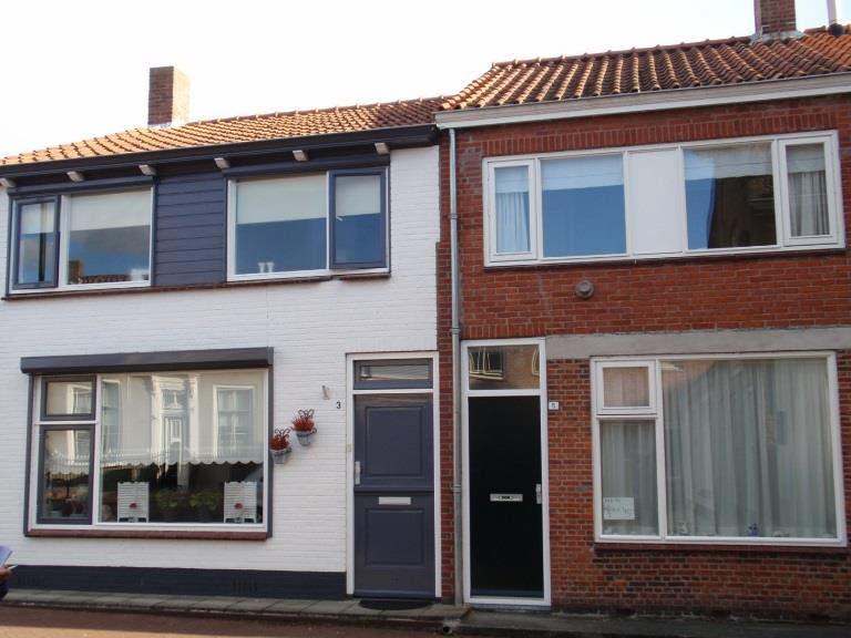 375 TH-2 Lage Markt 5 Scherpenisse Samenvoeging van twee woningen 25.000 De aanvrager woont op Lage Markt 3 en wil deze woning samenvoegen met de woning op nr. 5. Op de begane grond van nr.