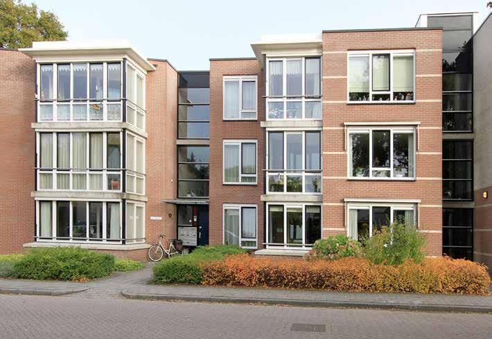 Sprengenhof Aan de rand van het dorp Ugchelen vindt u in een kleinschalige woonwijk de Piekemahof. Ugchelen heeft een dorps karakter, het winkelcentrum is op loopafstand.