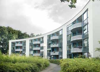 Er is een bushalte in de nabijheid. De woningen zijn ruim opgezet en goed toegankelijk voor minder validen. U heeft hier twee slaapkamers, een eigen berging en een balkon.