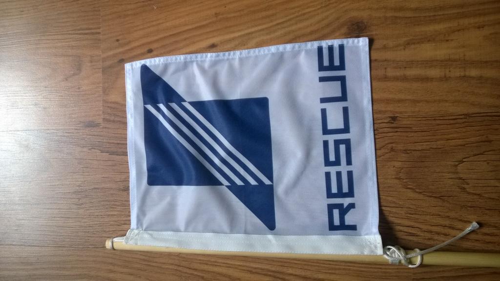 Ophalen rescue vlag aan stok: Ophalen rescue drybag: Melden bij de