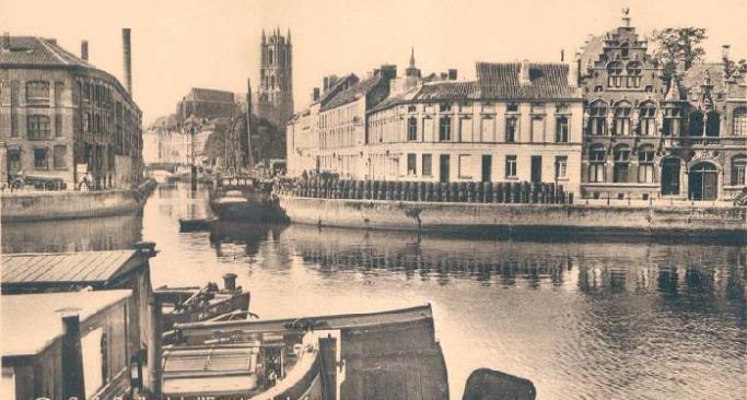 Daar kwamen rond 1970 grote appartemensgebouwen tot de Oude Beestenmarkt.