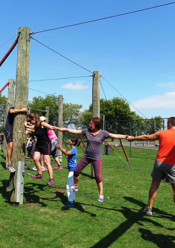 woord vooraf De Provincie Oost-Vlaanderen is er van overtuigd dat sporten leidt tot een betere gezondheid. Daarom wil ze zoveel mogelijk jongeren en volwassenen in beweging krijgen.