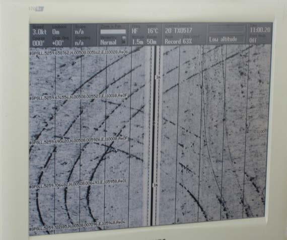 Figuur 48. Side-scan sonar beeld bij de Afsluitdijk op 17 mei 2006, waar normaliter grote zaadbanken ontstaan (foto N. Dankers).