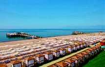 Het centrum van Antalya ligt op ca. 15 km afstand (minibus). FACILITEITEN: Luxueus hotel.