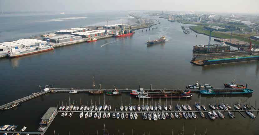 Foto: Groningen Seaports 3.10 Delfzijl Eems Delfzijl zuidoosten van Farmsum. Let bij de splitsing Oude Eemskanaal Eemskanaal goed op en zet eventueel een uitkijk voorop.