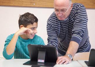 6. Leerlingbegeleiding 6.1 Mentor Om de kans op schoolsucces zo groot mogelijk te maken werken ouders, leerlingen en docenten nauw samen.