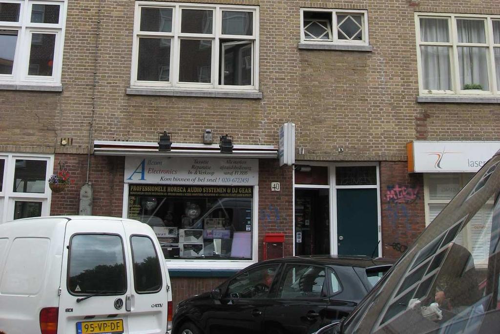 plaatselijk bekend als 2 DE VAN DER HELSTSTRAAT 40-BOVEN TE AMSTERDAM en kadastraal nog niet bekend en uitmakende het 3/4 de onverdeeld aandeel in de gemeenschap bestaande uit het voortdurend