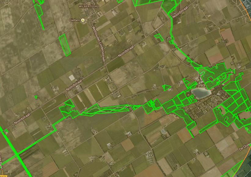 4. REGELGEVING EHS 4.1 Toets EHS Het plangebied is niet gelegen in een EHS gebied (zie figuur 5). De EHS kent geen externe werking.