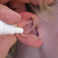 Volg de instructies van de arts met de eventuele aanvullenden behandeladviezen als hygiënische maatregelen en/of het vermijden van water in het oor (waterpreventie).