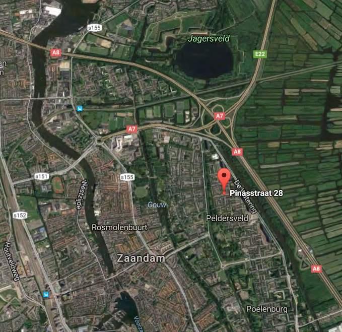 De woning is voorzien van hardhouten kozijnen met gedeeltelijk dubbele beglazing. In de nabije omgeving vindt u een winkelcentrum, scholen, zwembad, sporthal, park, de bus naar o.a. Amsterdam (10 minuten) en de uitvalswegen naar Amsterdam, Alkmaar en Haarlem.