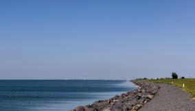 Natuurlijker Markermeer-IJmeer (NMIJ). Binnen zijn studie Biologie is hij afgestudeerd op milieukunde, wat destijds nog geen zelfstandige studierichting was.