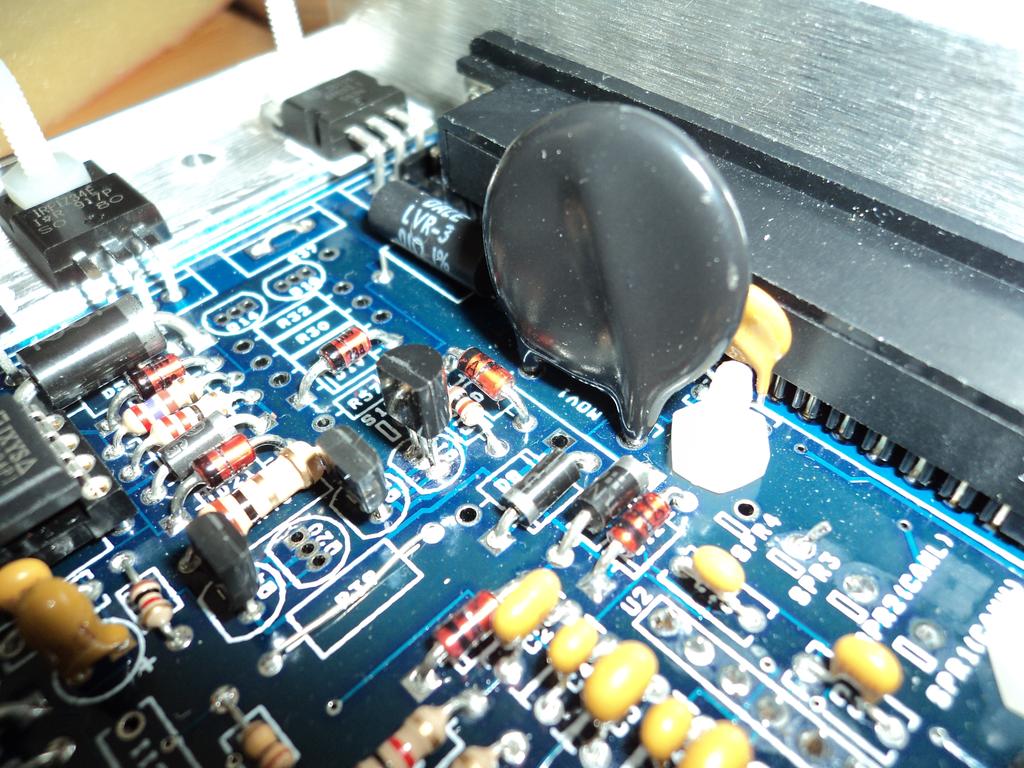 Figuur 6: De PTC-weerstand als beveiliging in een ruitewissermotor-circuit. We treffen ze echter ook aan ter vervanging van de klassieke smeltzekering.