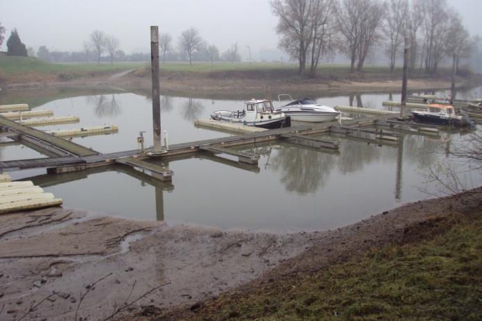 Op de plattegrond van het park is dit eiland aangewezen als gebied voor sportvissers.