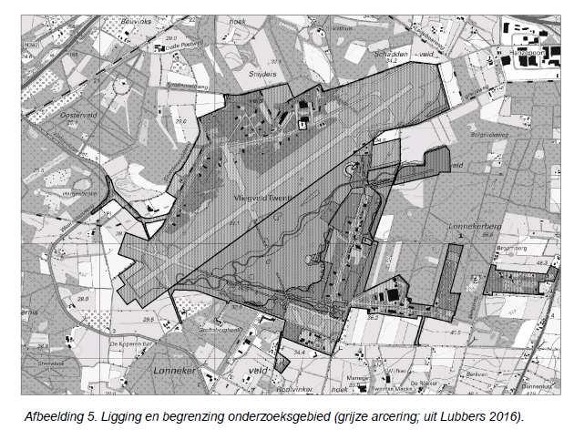 Figuur 2.1 Het onderzoekgebied van Lubbers 2016 (grijze arcering) en globale begrenzing van de Strip (inclusief het festivalterrein) rode contour. Tabel 2.