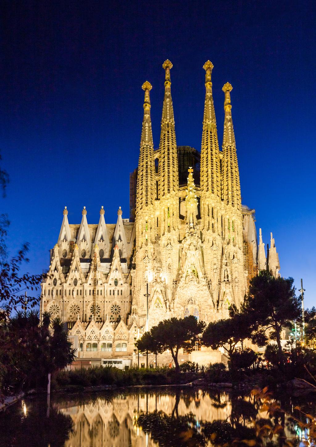 Tijdens de Barcelona reis staat de kunst en cultuur van deze bruisende metropool centraal. Barcelona is een bloeiende wereldstad met een grote culturele rijkdom.
