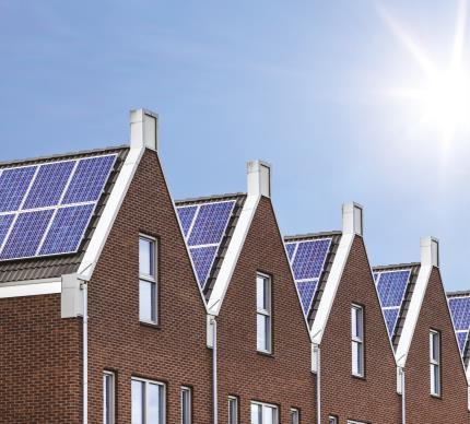 VOORBEELD Voorbeeldpilot X 30 huishoudens Zonnepanelen, warmtepomp en buffervat Huidig leerdoel: optimaliseren eigen gebruik van