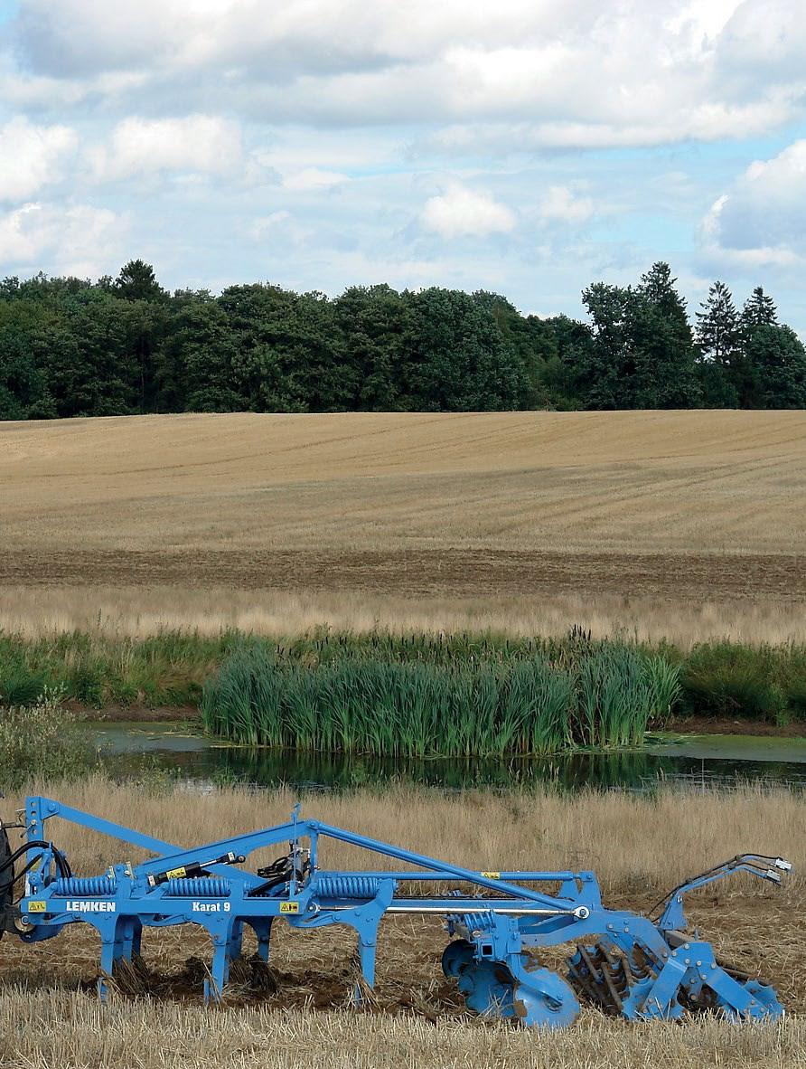 adviseer ik uit te voeren direct na de oogst in de zomer of in het najaar. Herhaal dit als de bodem weer verdicht is door bemesten of bekalken voor het inzaaien van de nieuwe teelt.