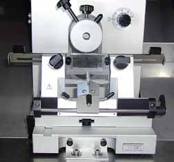 34 36 35 Voor het desinfecteren kunnen standaard milde reinigings- en desinfecterende middelen worden gebruikt aanbevolen wordt Leica Cryofect. Afb. 19 38 39 Afb.