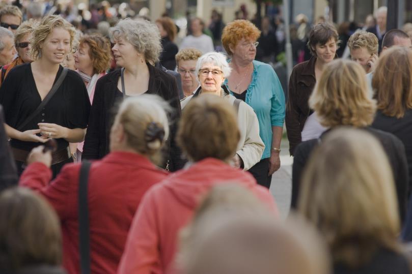 alle inwoners van de stad en regio Utrecht en indien voorkomend, daarbuiten, worden te woord gestaan.