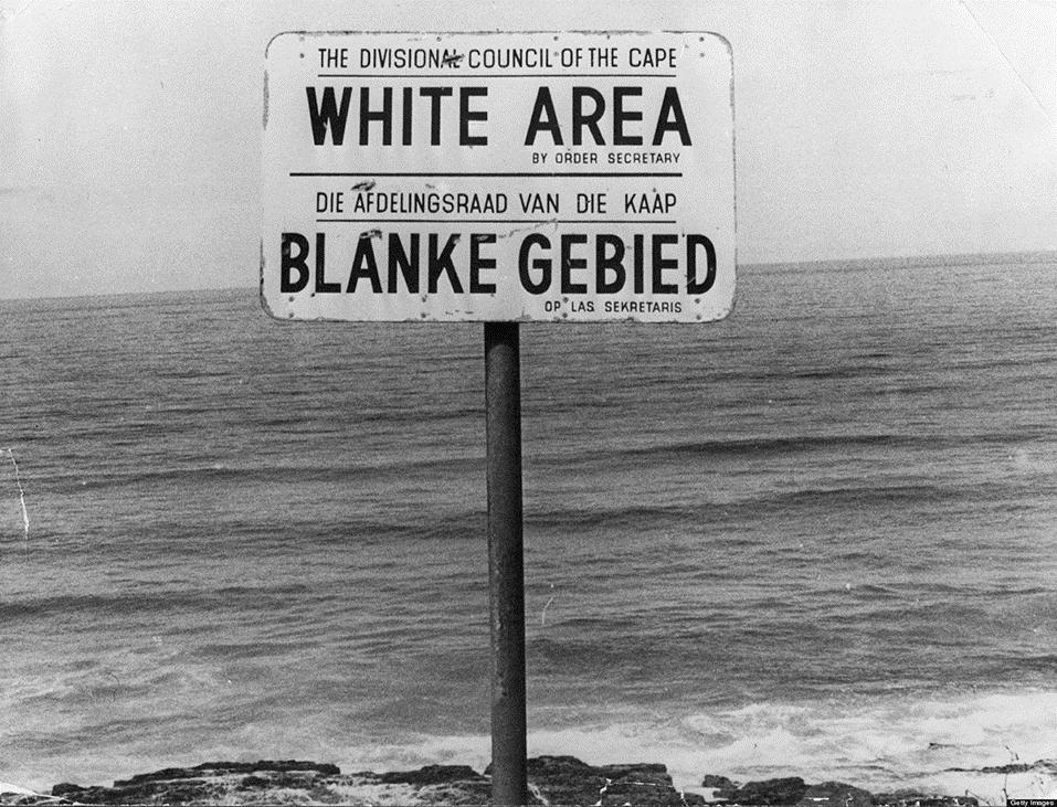 Opgave 2 Waarheid en verzoening In 1991 kwam er officieel een einde aan de lange periode van apartheid in Zuid-Afrika.