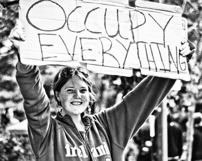 Het opvallende aan de Occupybeweging is dat aanhangers van tegengestelde politieke kleuren zich bij de beweging aansluiten. Allemaal streven ze naar een ideale staat.