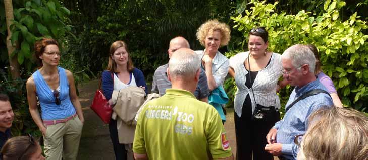 25 Niets menselijks is dieren vreemd Ontdek uw diergedrag tijdens een workshop in Burgers Zoo 26 Geen honden met strikjes Valstrikkunst thuis en antistrooptocht in Zimbabwe Diergedrag is boeiend, en