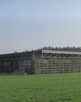 Zodat de Adviesraad Welstand kan beoordelen of het bouwplan goed past bij de omgeving.