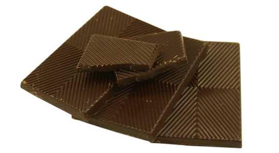 gerstemoutextract, suiker, zout). Melkchocolade: ten minste 29% cacaobestanddelen. Kan sporen van pinda en andere noten bevatten.