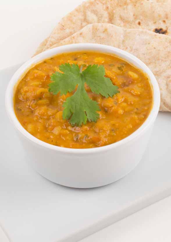 Recepten met Peulvruchten Indiase linzensoep (Dahl) Voor 2 personen Bevat per persoon: 560 kcal 17 gram vezels 2 porties groente Bereidingstijd: 60 minuten Ingrediënten: 1 eetlepel olijfolie 1 ui,