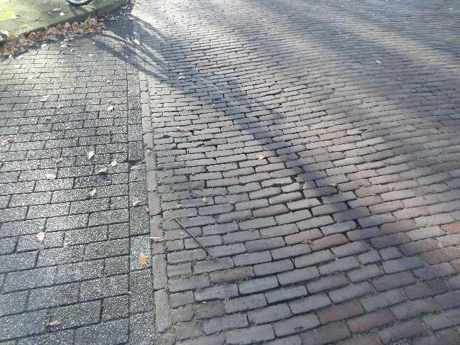 Weegschaalstraat, tussen de G.J. van Heekstraat en de Spoordijkstraat Herstraten van de rijbaan, parkeerplaatsen en de trottoirs.