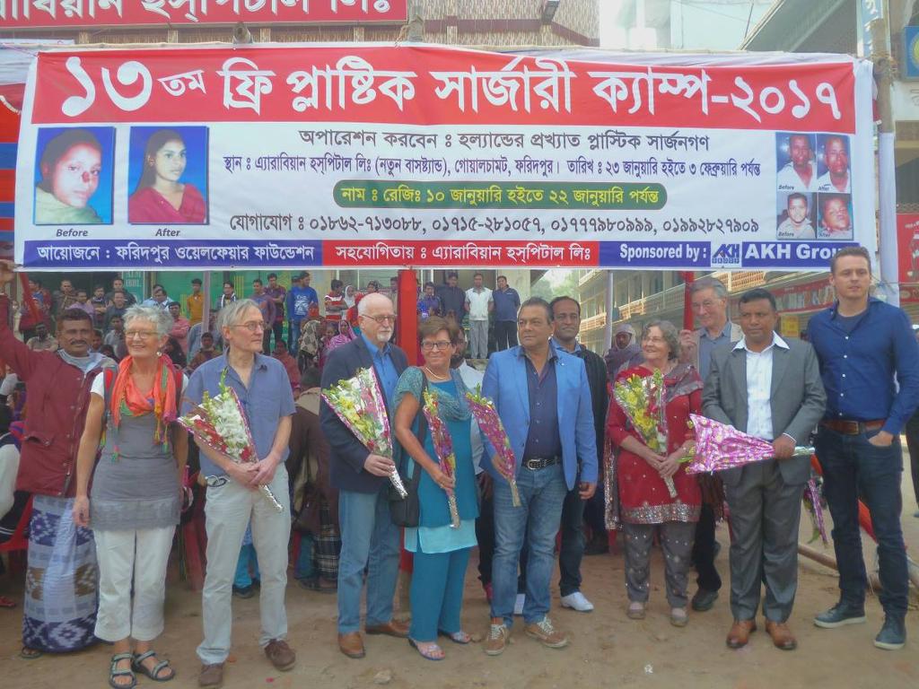 Het team: Cees Spronk Neeltje Spronk Paul Spauwen Rita Witteveen Kees Punt Ankie Galama Elisabeth Spauwen Wouter van der Pot Plastisch chirurg, teamleider Afgevaardigde Faridpur Plastisch chirurg