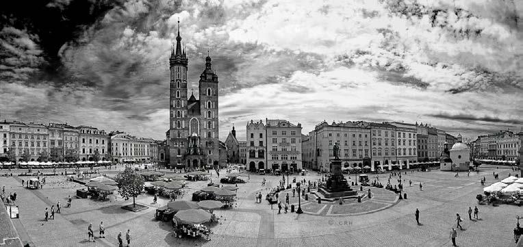 Woensdag 23 september 2015: Na het ontbijt ontmoeting met onze Engels sprekende gids en aansluitend een stadswandeling de Koningsweg door de Oude Stad van Kraków.