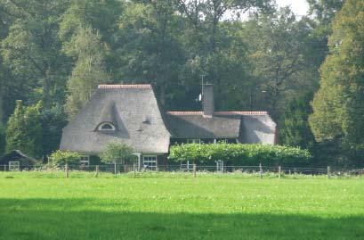 Een deel van het landschap rondom Wiesel bestaat uit landgoederen en loopt over in het Kroondomein rond Paleis het Loo (en het Prins Hendrikpark).
