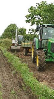 Agrarisch aannemingswerk 7 Agrarisch aannemingswerk Een kans voor de boer opdrachten komen de leef en woonkwaliteit