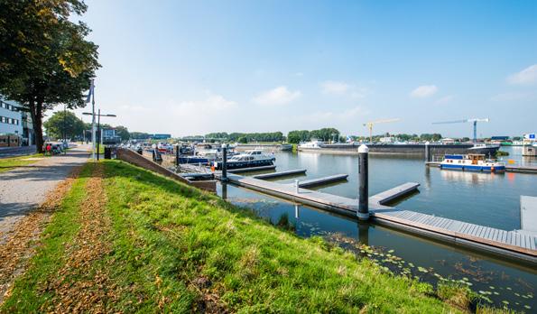 300 m bij Jan Linders, rechtsaf bij de kruising: Kloosterstraat Na ong.