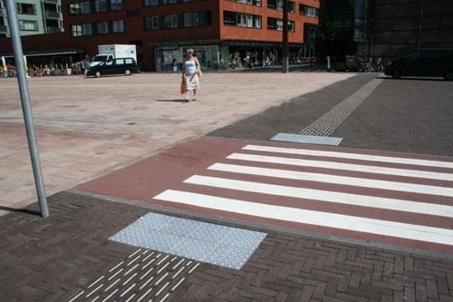 5 Aanpassingen aan de omgeving en het straatmeubilair Blinden en