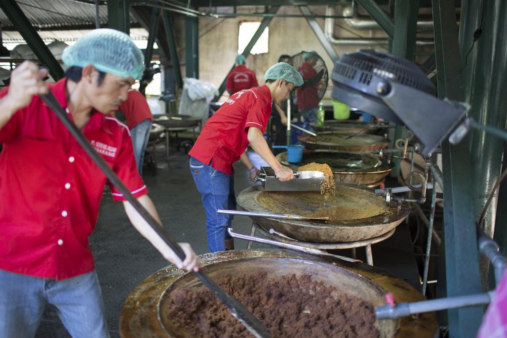 De zoete drank van Berg Lokon Verslag van Ferry Susanto Arsyad, inilampung.